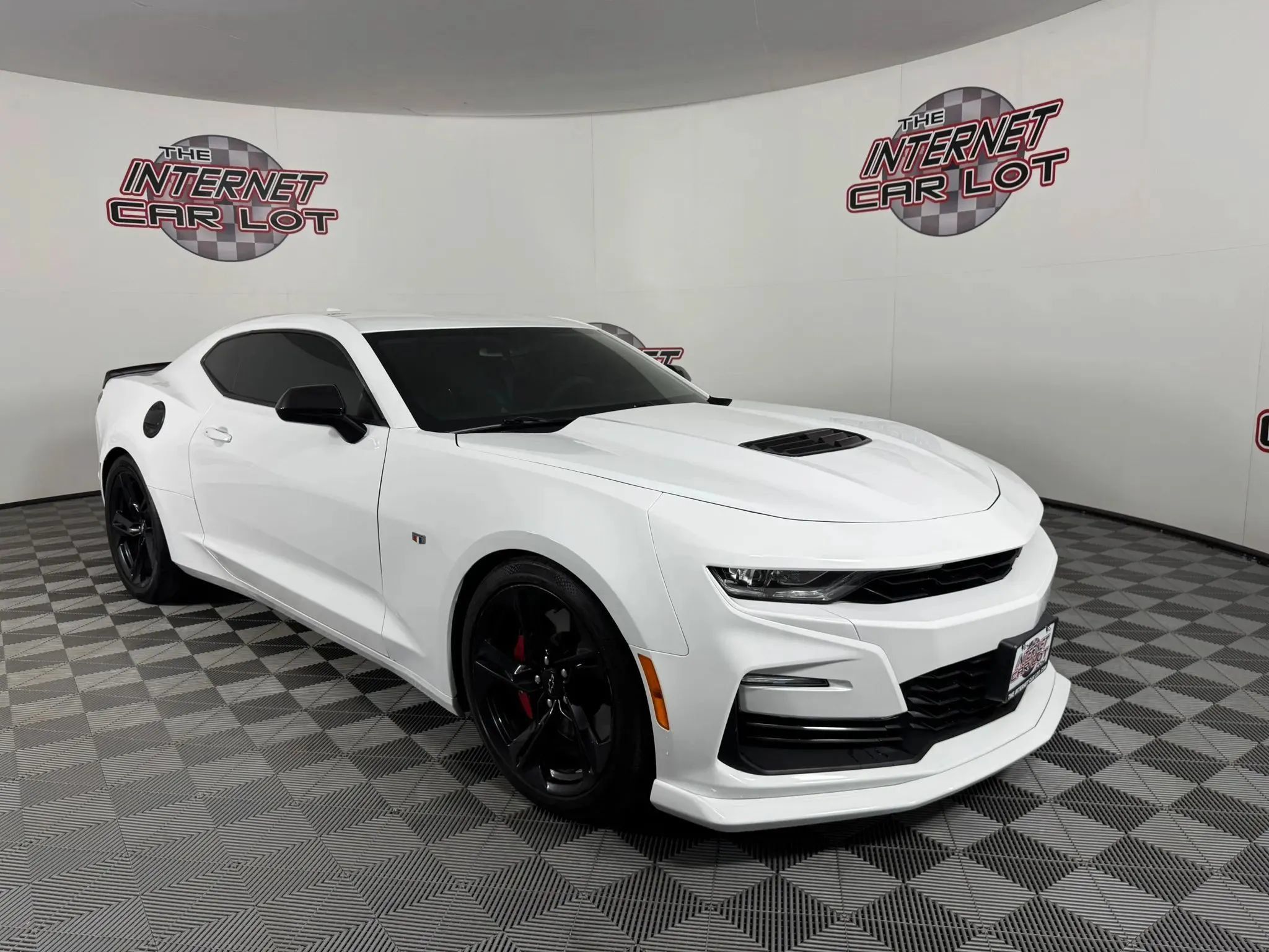 Used 2022 Chevrolet Camaro SS RWD image 9
