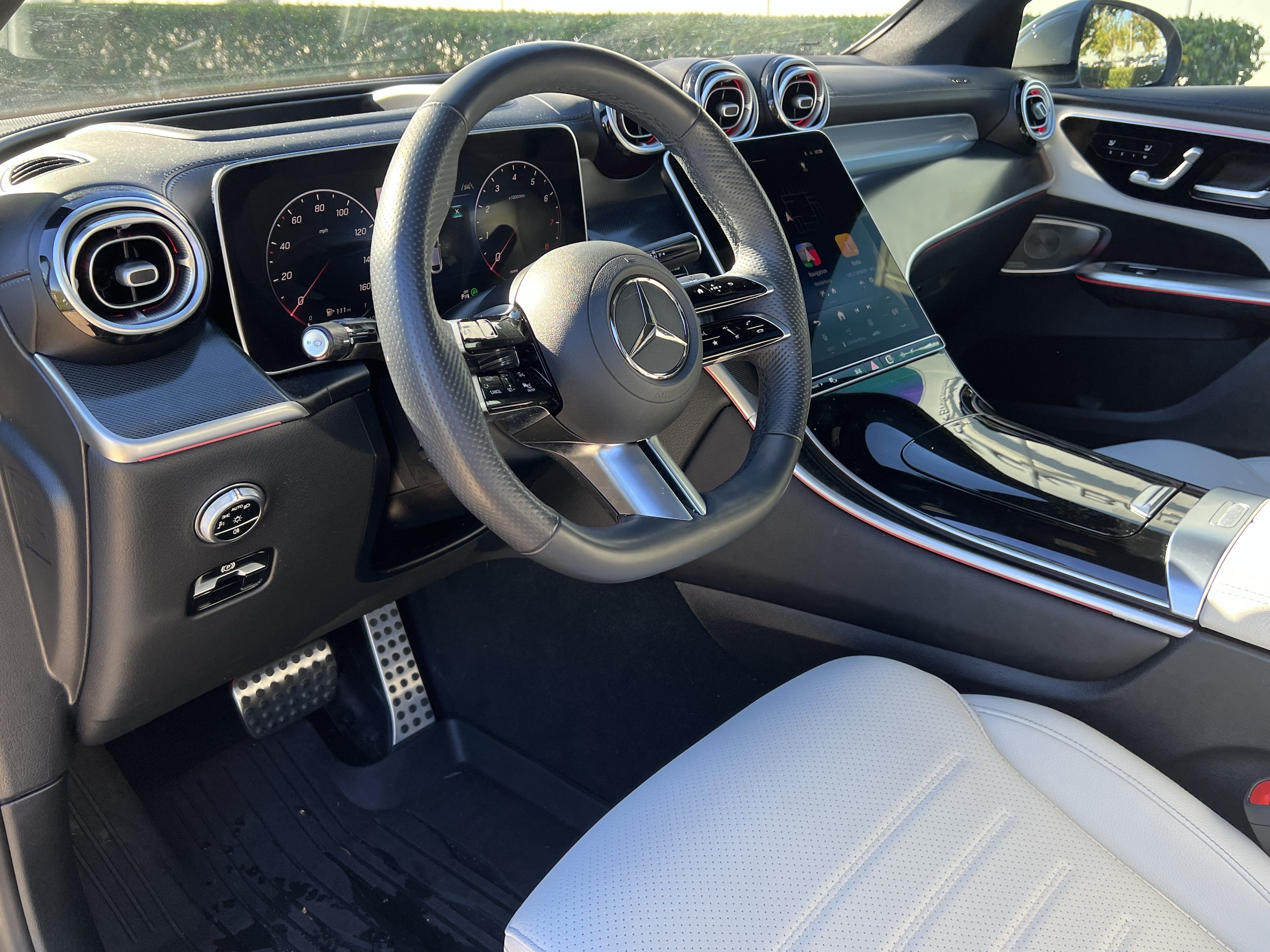 Used 2025 Mercedes-Benz GLC 300 4MATIC image 17