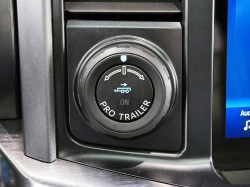 Used 2021 Ford F150 Lariat w/ Equipment Group 502A High AWD/4WD image 30
