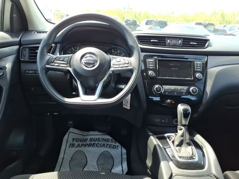 Used 2019 Nissan Rogue Sport S image 11