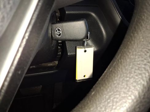 Used 2021 Toyota Camry LE image 25