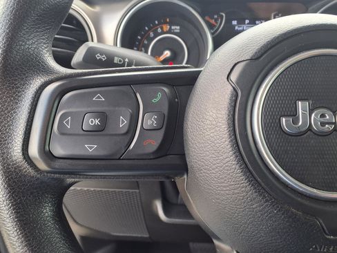 Used 2023 Jeep Gladiator Sport AWD/4WD image 15