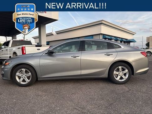 Used 2024 Chevrolet Malibu LT FWD image 1