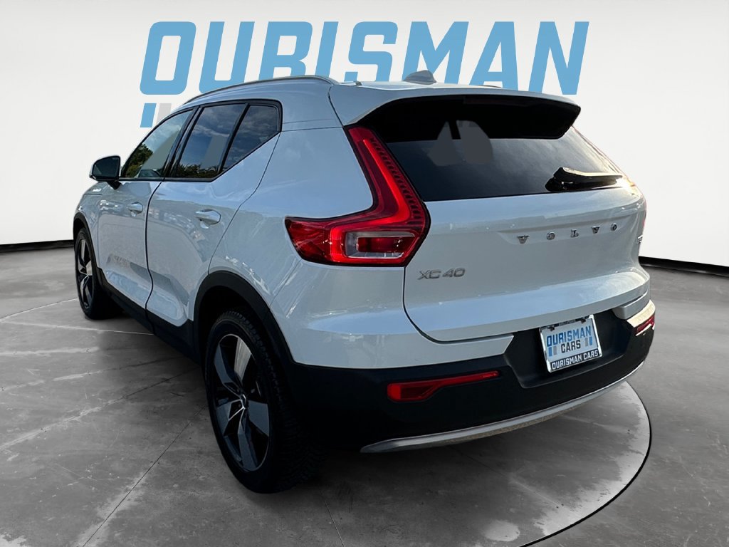 Used 2021 Volvo XC40 T5 Momentum w/ Premium Package AWD/4WD image 4