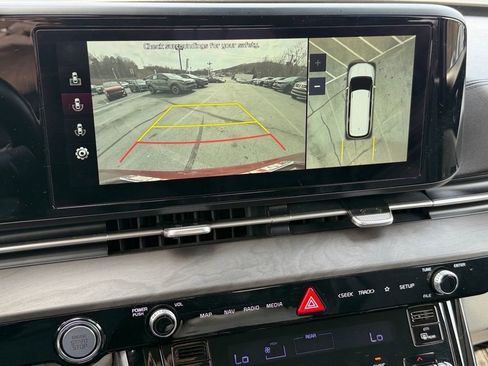 Used 2022 Kia Carnival SX image 25