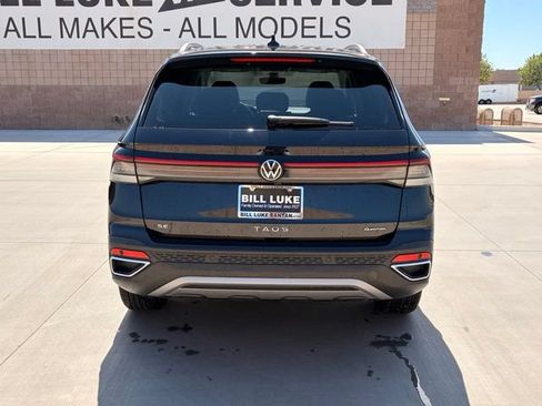 Used 2026 Volkswagen Taos SE AWD/4WD image 5