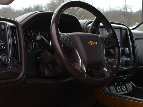 Used 2018 Chevrolet Silverado 2500 LTZ w/ Duramax Plus Package image 15