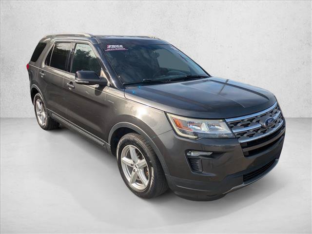 Used 2018 Ford Explorer XLT w/ Equipment Group 202A FWD image 3
