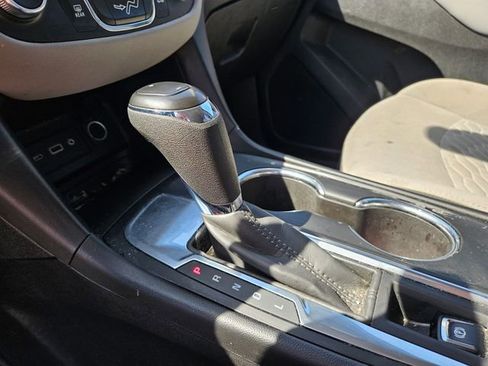 Used 2020 Chevrolet Equinox LS w/ LS Convenience Package image 24