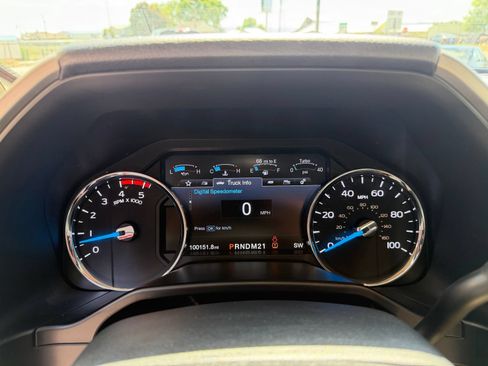 Used 2017 Ford F350 Lariat w/ Lariat Value Package AWD/4WD image 18