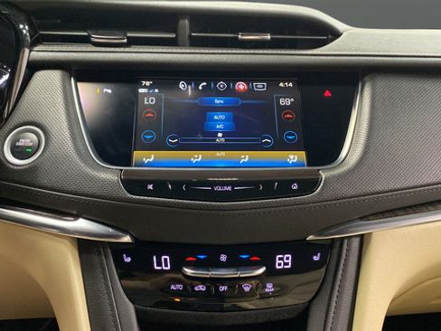 Used 2019 Cadillac XT5 AWD image 16