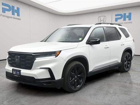 Certified 2025 Honda Pilot Black Edition image 1