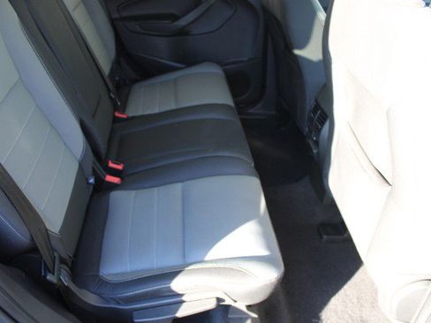 Used 2016 Ford Escape SE w/ Equipment Group 201A image 17