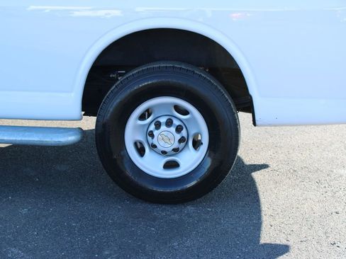 Used 2024 Chevrolet Express 2500 w/ Driver Convenience Package image 17