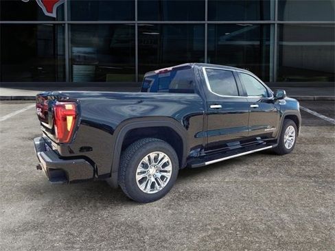 New 2025 GMC Sierra 1500 Denali w/ Technology Package image 3