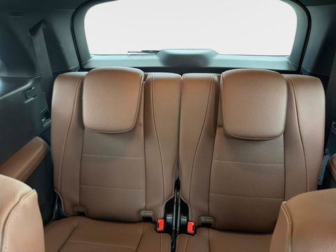 Used 2024 Mercedes-Benz GLS 450 4MATIC image 16