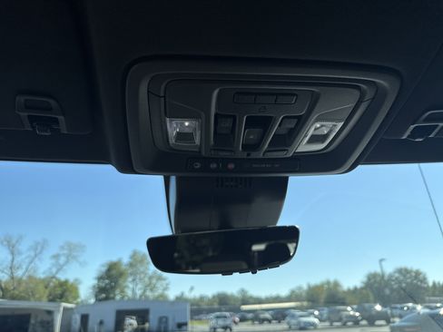 Used 2023 Chevrolet Silverado 1500 ZR2 w/ Technology Package image 22