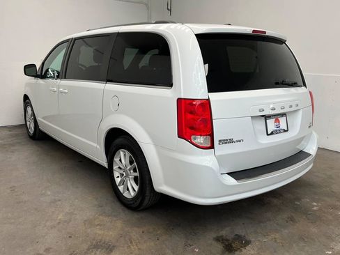 Used 2019 Dodge Grand Caravan SXT FWD image 6