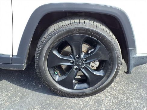 Used 2020 Jeep Compass Latitude image 5