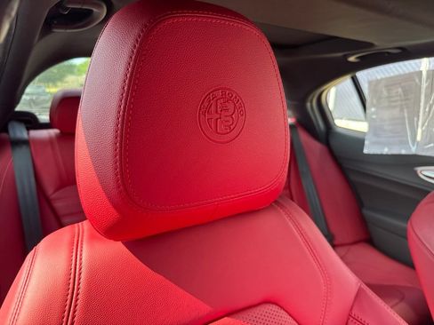 Used 2023 Alfa Romeo Giulia Veloce AWD/4WD image 70