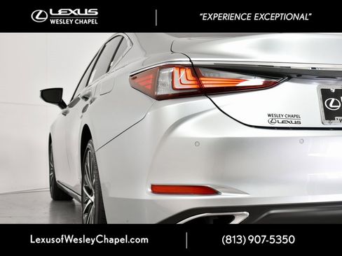 New 2025 Lexus ES 350 w/ Premium Package image 4