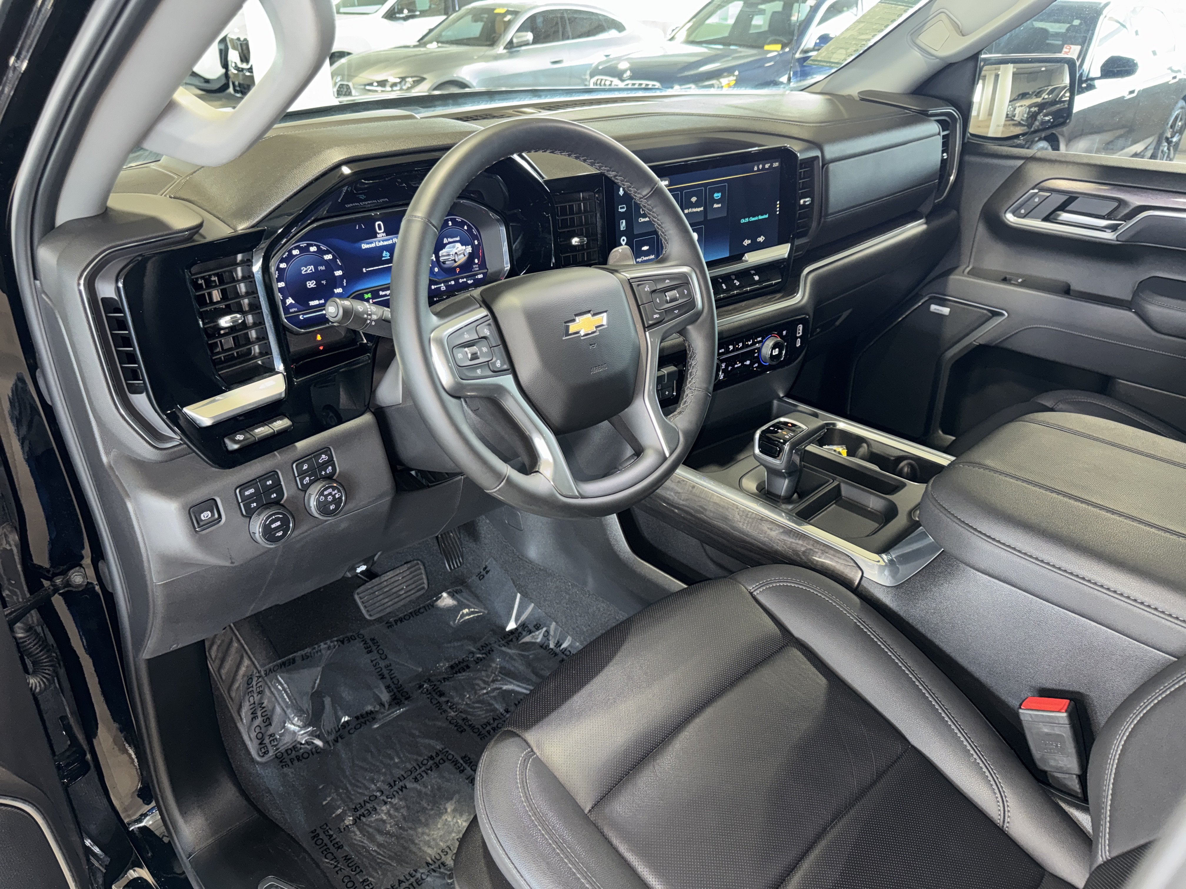 Used 2025 Chevrolet Silverado 1500 LTZ w/ LTZ Premium Package AWD/4WD image 20