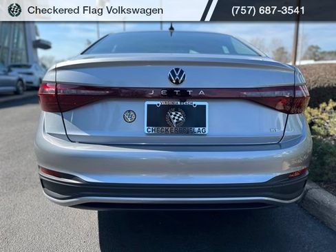 New 2026 Volkswagen Jetta SE FWD image 10