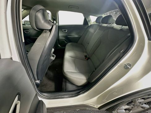 Used 2025 Kia K4 FWD image 26