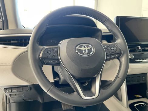 Used 2023 Toyota Corolla Cross LE w/ Moonroof Package AWD/4WD image 14