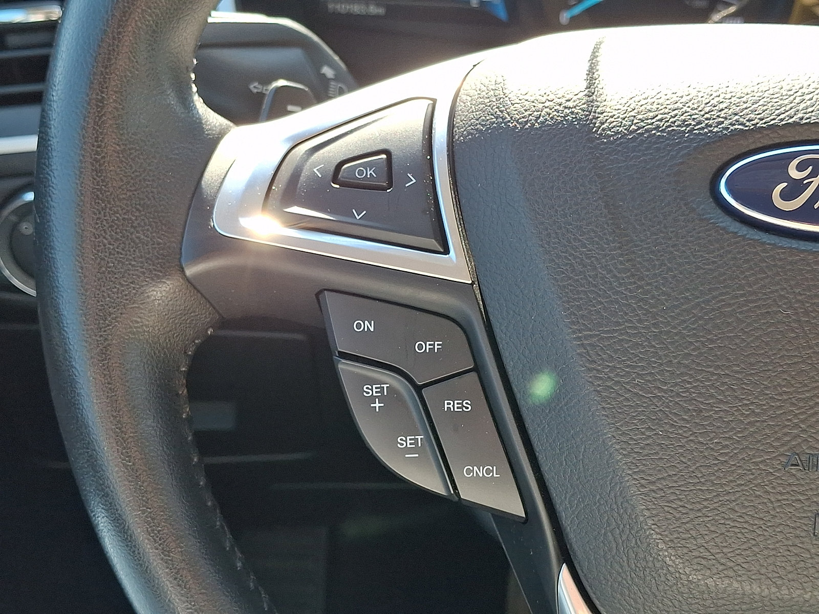 Used 2015 Ford Edge SEL w/ Equipment Group 201A AWD/4WD image 22
