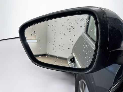 Used 2025 Ford Escape Platinum AWD/4WD image 16