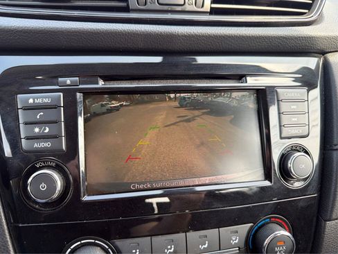 Used 2020 Nissan Rogue S image 26