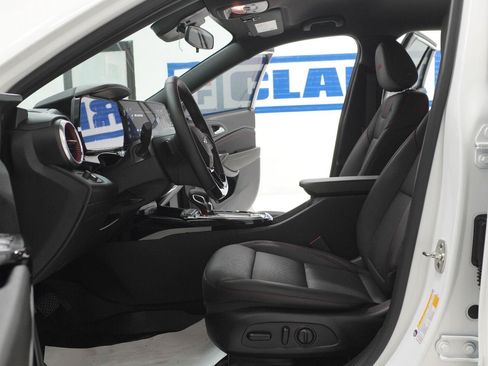 Used 2026 Chevrolet Trax RS w/ Driver Confidence Package FWD image 5