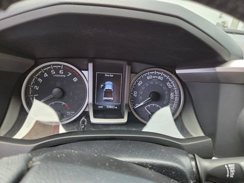 Used 2023 Toyota Tacoma SR5 w/ Technology Package RWD image 10
