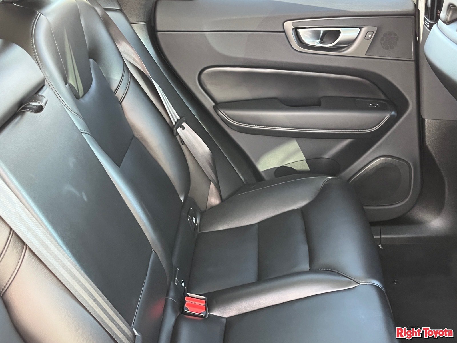 Used 2025 Volvo XC60 T8 Plus AWD/4WD image 14