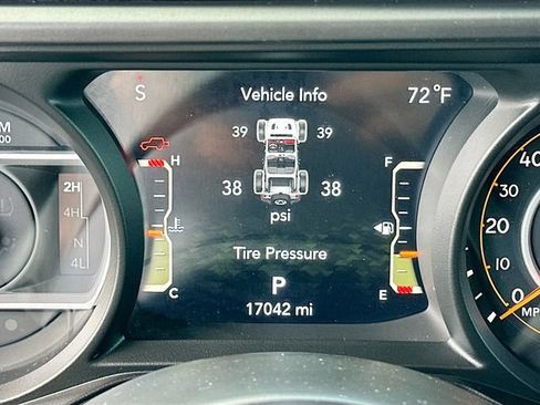 Used 2024 Jeep Wrangler Unlimited Sport AWD/4WD image 13