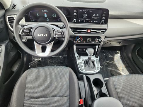 Used 2024 Kia Seltos LX AWD/4WD image 11