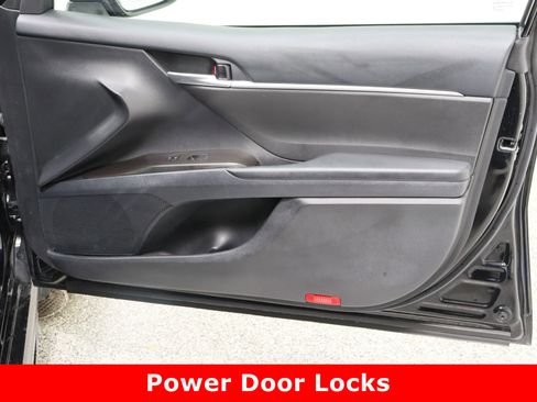 Used 2023 Toyota Camry SE image 32