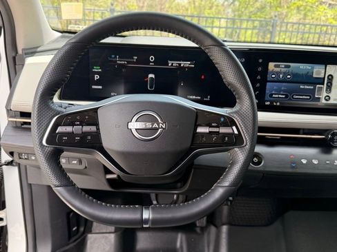 Used 2023 Nissan Ariya AWD image 11