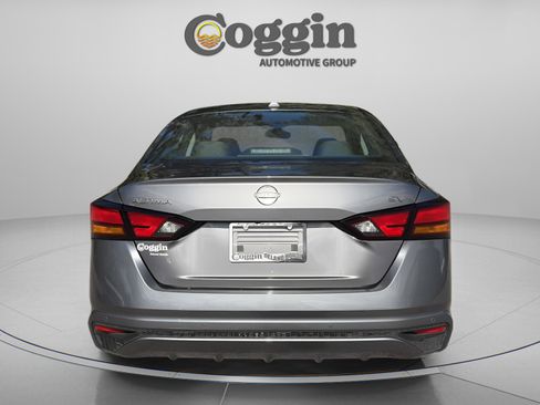 Used 2024 Nissan Altima 2.5 SV image 4