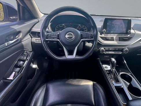 Used 2024 Nissan Altima 2.5 SR FWD image 5