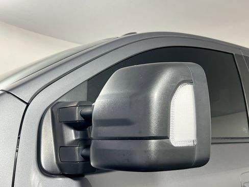 Used 2018 Nissan Titan PRO-4X w/ Pro-4x Convenience Package image 12