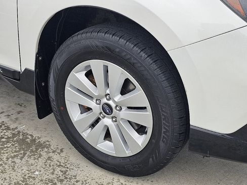 Used 2018 Subaru Outback 2.5i Premium image 8