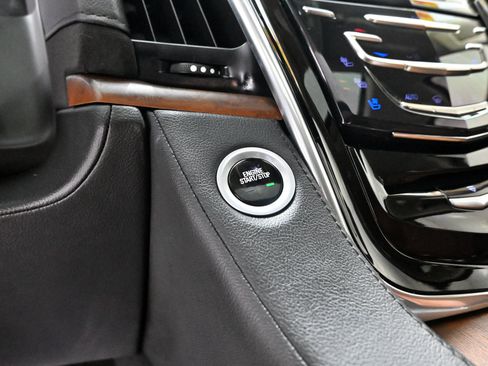 Used 2019 Cadillac Escalade Premium Luxury AWD/4WD image 10