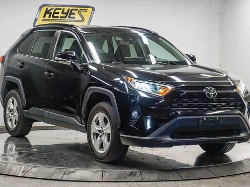 Used 2020 Toyota RAV4 XLE image 5