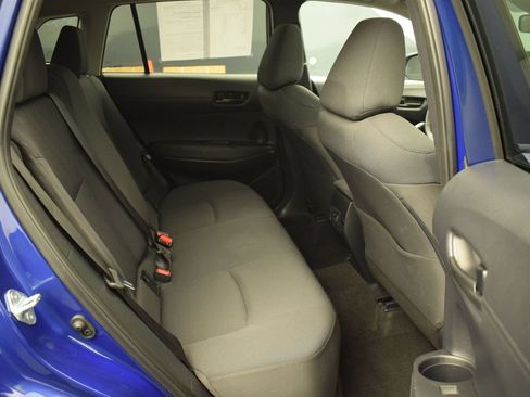 Used 2024 Toyota Corolla Cross LE w/ Moonroof Package AWD/4WD image 11