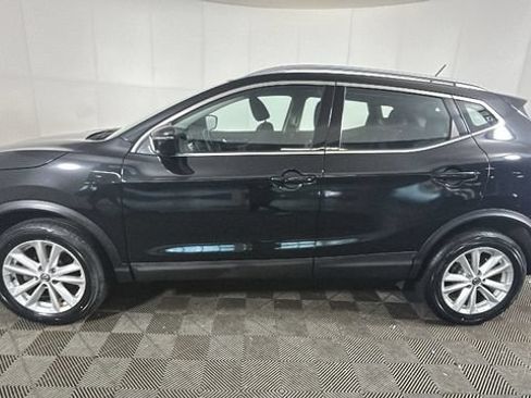 Used 2019 Nissan Rogue Sport SV w/ All-Weather Package AWD/4WD image 5