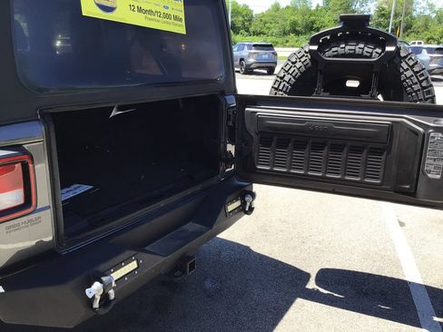 Used 2019 Jeep Wrangler Unlimited Sport AWD/4WD image 39