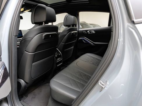 Used 2025 BMW X6 xDrive40i AWD/4WD image 42