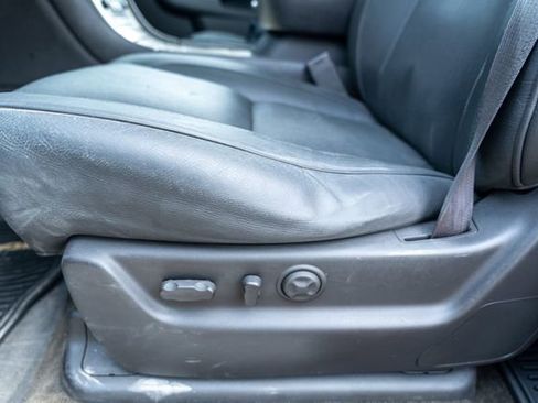 Used 2013 Cadillac Escalade Platinum image 29